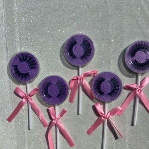 Roxanne Beauty lashes